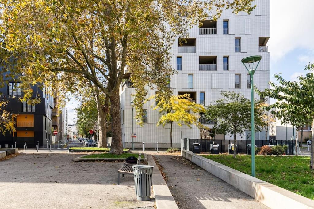67M2-15 Minutes To Paris Central Arcueil Exteriör bild